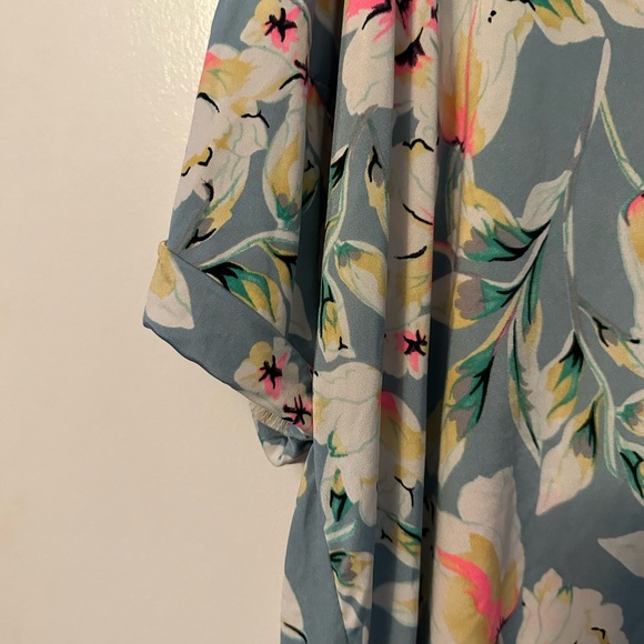 Super Cute High-Low Top-New Without Tag - Picture 3 of 7